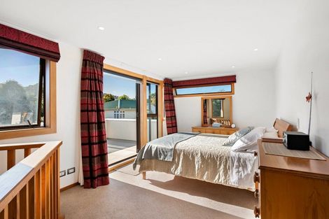 Photo of property in 37 Nicholson Road, Khandallah, Wellington, 6035