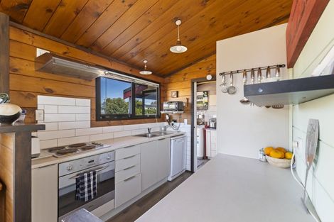 Photo of property in 2 Honnor Place, Hurdon, New Plymouth, 4310