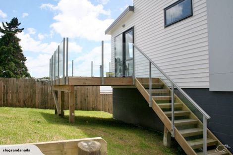 Photo of property in 16b Woodall Place, Totara Vale, Auckland, 0627