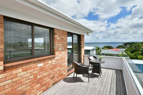 Photo of property in 18 Melandra Road, Stanmore Bay, Whangaparaoa, 0932
