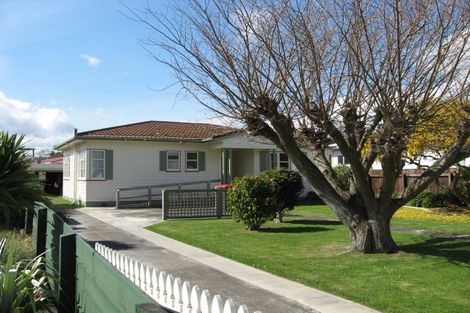Photo of property in 7 Russell Street, Waterloo, Lower Hutt, 5011