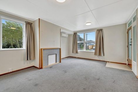 Photo of property in 21 Ealing Street, Redwood, Christchurch, 8051
