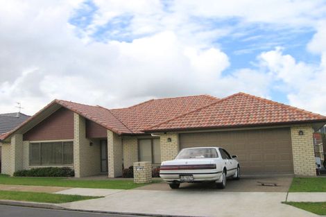 Photo of property in 4 Cambrian Crescent, Flat Bush, Auckland, 2016