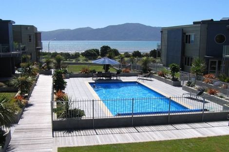 Photo of property in 4-u10 Seaview Road, Paraparaumu Beach, Paraparaumu, 5032