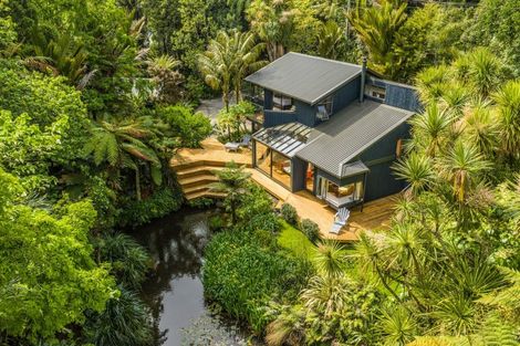 Photo of property in 11 Kereru Place, Upper Vogeltown, New Plymouth, 4310