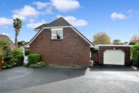 Photo of property in 8/47 Edmonton Road, Henderson, Auckland, 0612