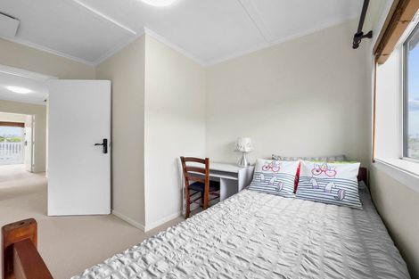 Photo of property in 73c East Coast Road, Castor Bay, Auckland, 0620