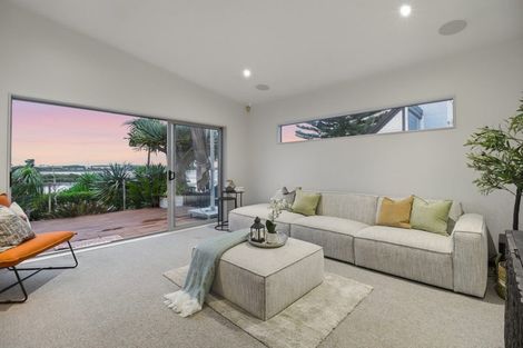 Photo of property in 48 Aurea Avenue, Pakuranga, Auckland, 2010