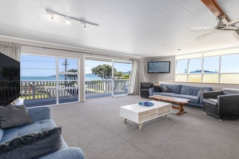 Photo of property in 104 Marine Parade, Paraparaumu Beach, Paraparaumu, 5032