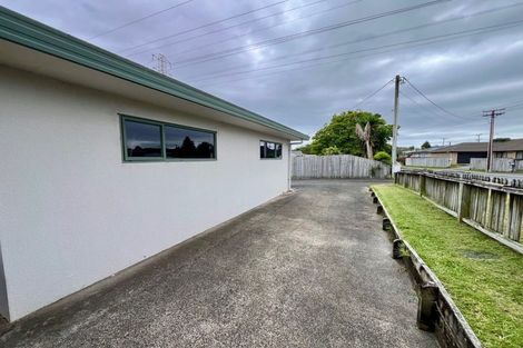 Photo of property in 12a Grainger Road, Te Atatu South, Auckland, 0610