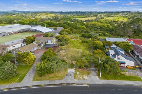 Photo of property in 302 Don Buck Road, Massey, Auckland, 0614