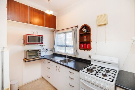 Photo of property in 74 Shamrock Street, Takaro, Palmerston North, 4412