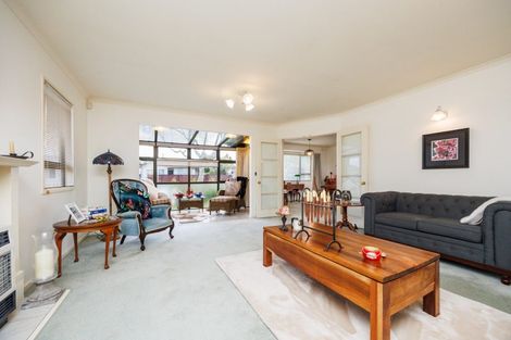 Photo of property in 18 Winston Avenue, Hokowhitu, Palmerston North, 4410
