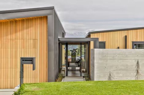 Photo of property in 11 Kereru Crescent, Wanaka, 9305