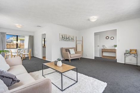 Photo of property in 25 Septimus Place, Henderson, Auckland, 0612