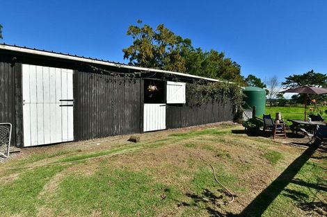 Photo of property in 37 Te Pua School Road, Helensville, 0875