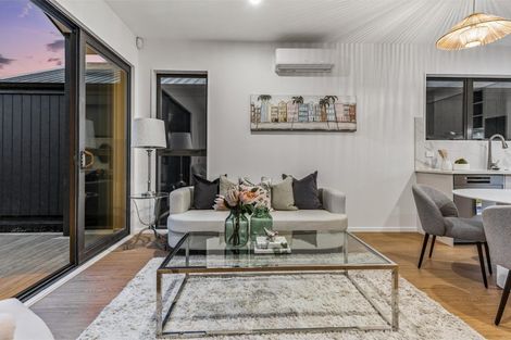 Photo of property in 21 Paretao Street, Massey, 0614