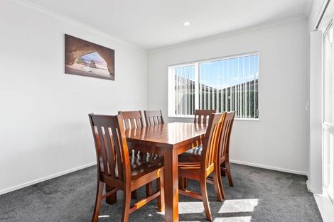 Photo of property in 11 Mokopapa Street, Takanini, 2112