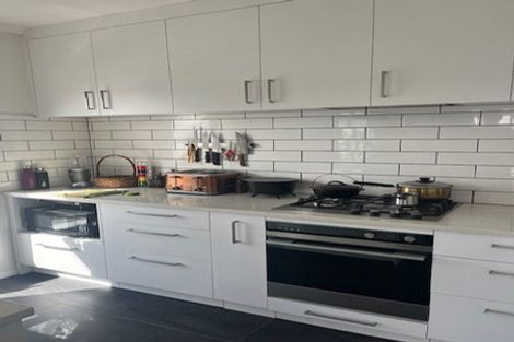 Photo of property in 3 Balmain Street, Newlands, Wellington, 6037