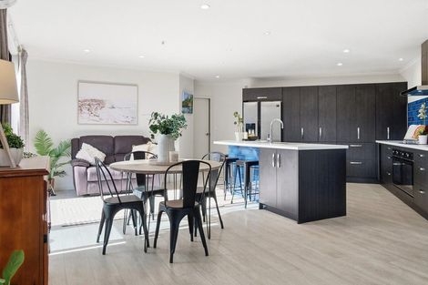 Photo of property in 1 Anglers Way, Omokoroa, 3114