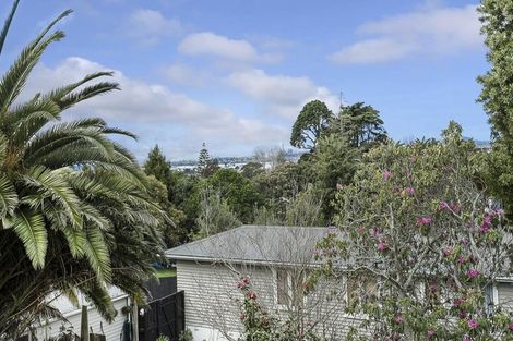 Photo of property in 19b Te Atatu Road, Te Atatu South, Auckland, 0610