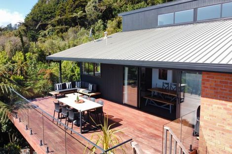 Photo of property in 13 Stanton Crescent, Karoro, Greymouth, 7805