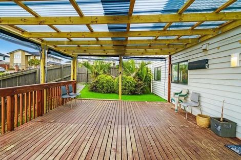 Photo of property in 23 Kirikiri Drive, Papakura, 2110