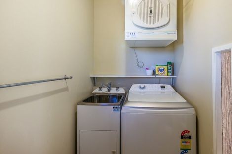 Photo of property in 22 Anzac Avenue, Onekawa, Napier, 4110