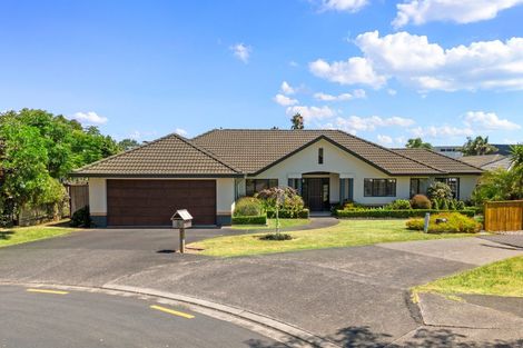 Photo of property in 8 Moy Place, East Tamaki Heights, Auckland, 2016