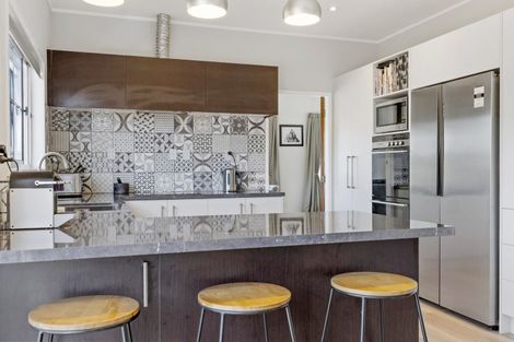 Photo of property in 16 Glengarry Place, Hilltop, Taupo, 3330