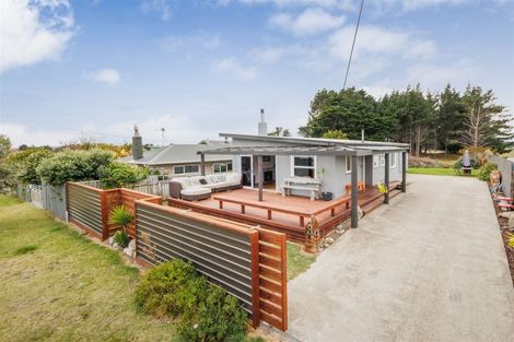 Photo of property in 39 Punga Street, Tangimoana, 4822