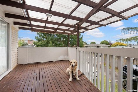 Photo of property in 127 Reeves Road, Pakuranga Heights, Auckland, 2010