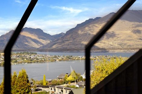 Photo of property in 19 Goldfield Heights, Queenstown, 9300