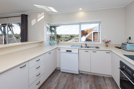 Photo of property in 1/74 Gosford Drive, Botany Downs, Auckland, 2010
