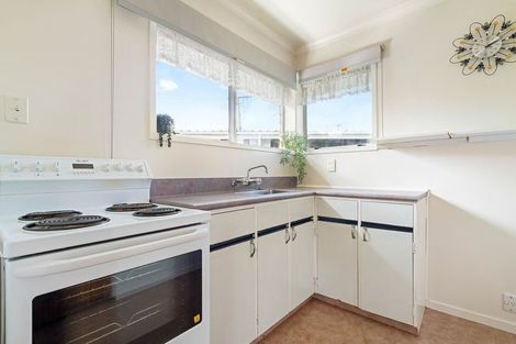 Photo of property in 2/13 Kowhai Avenue, Mangere Bridge, Auckland, 2022