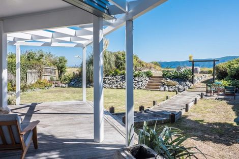 Photo of property in 9 Manly Street, Paraparaumu Beach, Paraparaumu, 5032