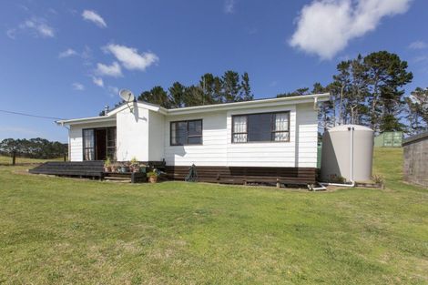 Photo of property in 5705 Pouto Road, Pouto, 0391