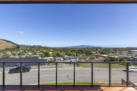 Photo of property in 101 Kakariki Grove, Waikanae, 5036