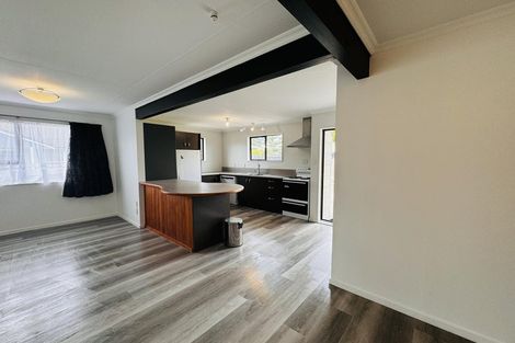 Photo of property in 50 Hillcrest Drive, Kelvin Grove, Palmerston North, 4414