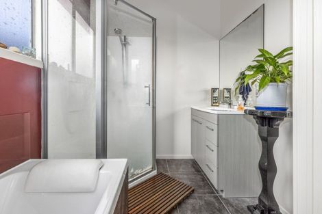 Photo of property in 2 John Street, Titahi Bay, Porirua, 5022