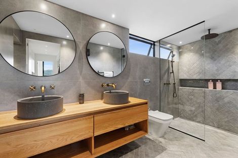 Photo of property in 37 Mount Nicholas Avenue, Wanaka, 9305