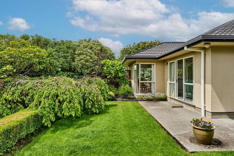 Photo of property in 98 Samwell Drive, Whitby, Porirua, 5024