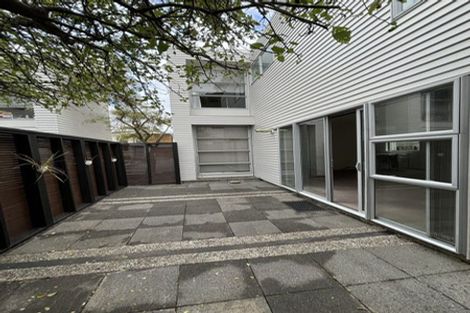 Photo of property in 12 Tiketike Way, Brooklyn, Wellington, 6021