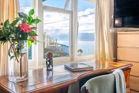 Photo of property in 46 Fortification Road, Karaka Bays, Wellington, 6022