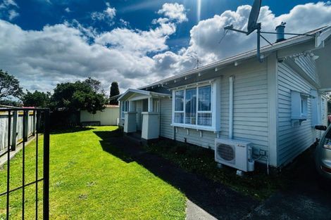 Photo of property in 2 Moore Avenue, Tawhero, Whanganui, 4501