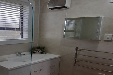 Photo of property in 19 Avro Crescent, Hornby, Christchurch, 8042