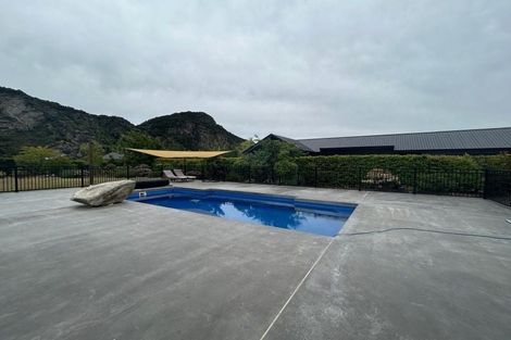 Photo of property in 11 Old Racecourse Road, Albert Town, Wanaka, 9305