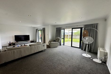 Photo of property in 45 Sonoma Crescent, Oteha, Auckland, 0632
