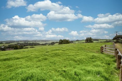 Photo of property in 485 Kiwitahi Road, Helensville, 0875