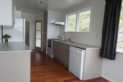 Photo of property in 92 Beazley Avenue, Paparangi, Wellington, 6037